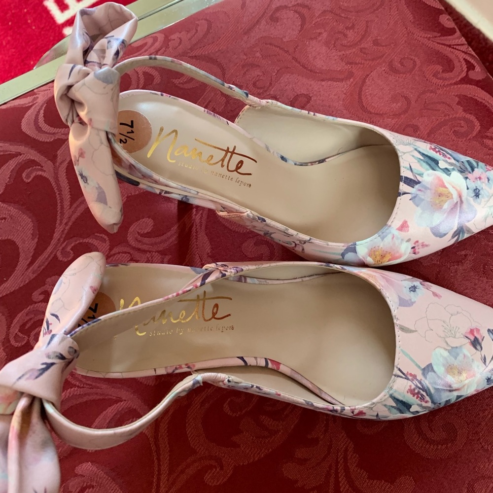 Size 7 1/2 heels - Picture 3 of 4